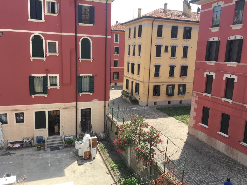 Ca' Santa Marta Apartment Venetië Buitenkant foto